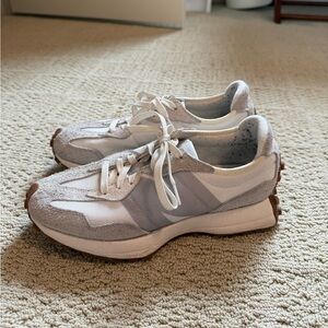 New Balance 327 Sneakers